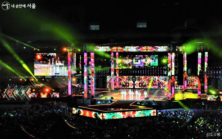 대규모 K-POP 개막공연