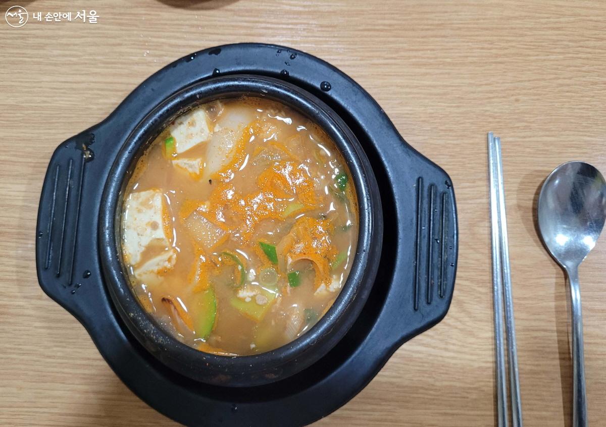 구수한 청국장 찌개가 단돈 6, 500원 Ⓒ노인숙