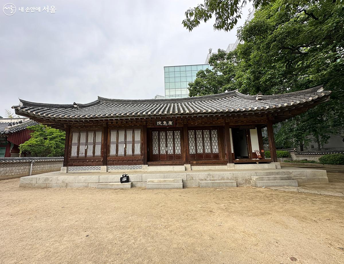 1885년 4월 10일에 개원된 우리 나라 최초의 현대식 병원, 광혜원을 복원한 건물 ⓒ김수정 