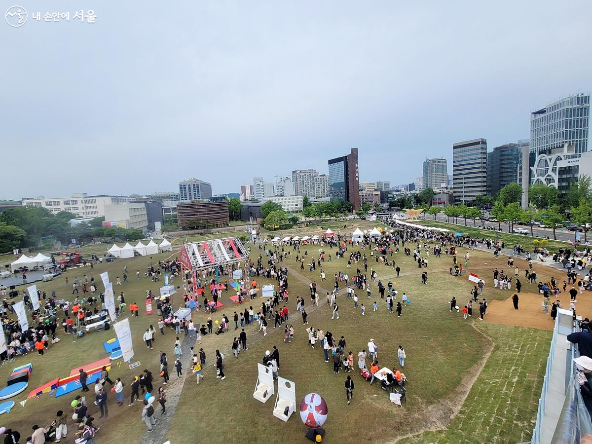 하늘소(所)에서 바라본 광장 풍경 ⓒ김윤경