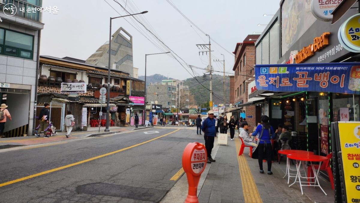 서울 강북구 우이동에 자리 잡은 북한산 등산로 입구 ©박은영