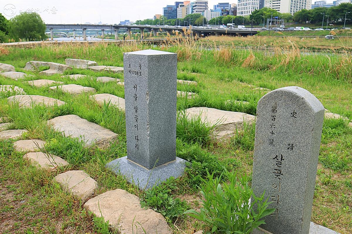 살곶이다리는 보물 제1738호로 이성계와 이방원이 화해한 곳이라고 '화해교'라는 이름을 덧붙여 '살곶이화해교'라고도 부른다. ⓒ정향선