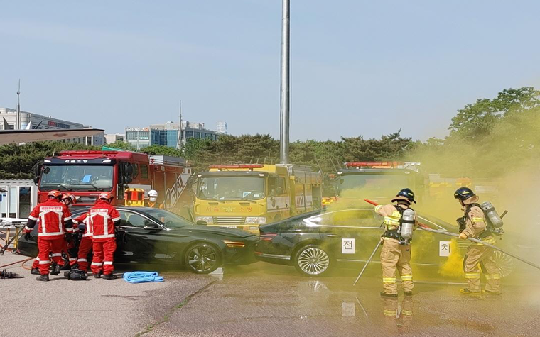 안전 최우선! 드론으로 산불 막고, 소화기 사용법 배우고~