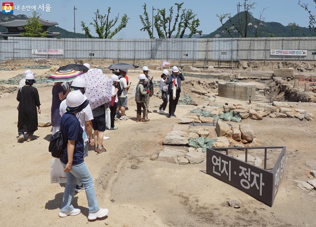 의정부지 현장을 둘러보는 참가자들 ⓒ김윤경