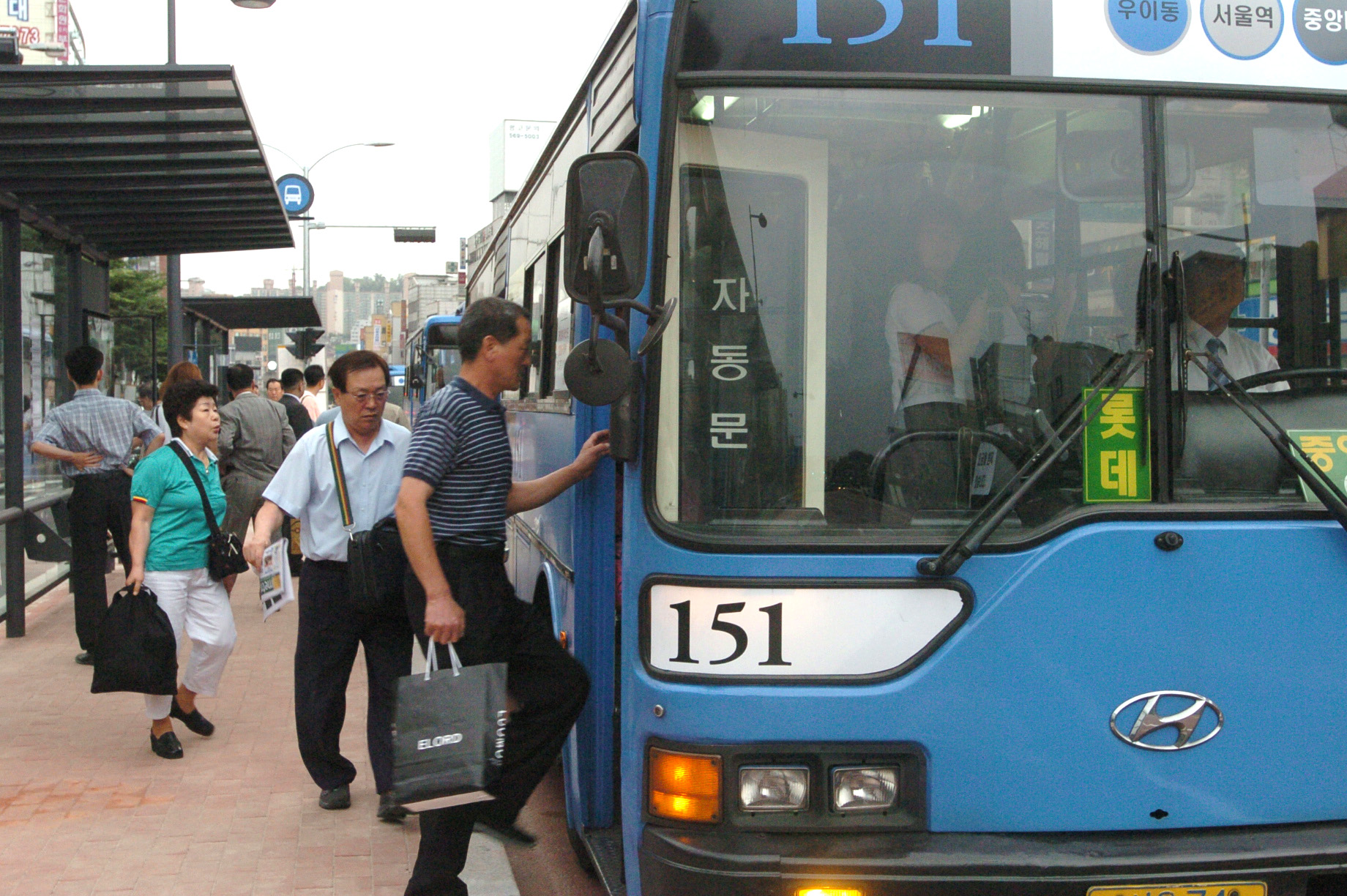 표준형 교통카드도 도입해 버스와 수도권 전철과의 연계시스템을 구축한다. 