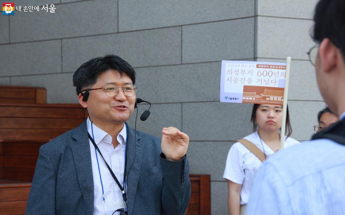 6월 17일 의정부지 현장투어는 김영재 한국전통문화대학교 교수의 설명과 함께했다. ©엄윤주