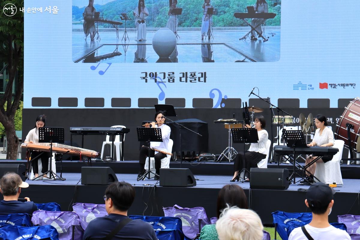 국악 그룹 라폴라의 '하울의 움직이는 성', '리베르 탱고', '라라랜드', '오버 더 레인보우' 공연은 영화에 대한 추억과 향수를 불러일으키며 모두에게 흥겨움과 낭만을 안겨준 시간이었다. ©정향선  