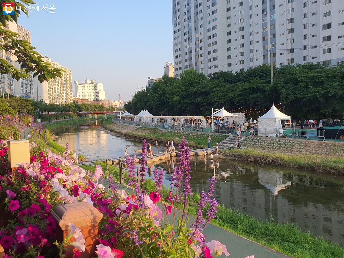 '우이천 여울장터'가 열린 우이천 Ⓒ김진흥