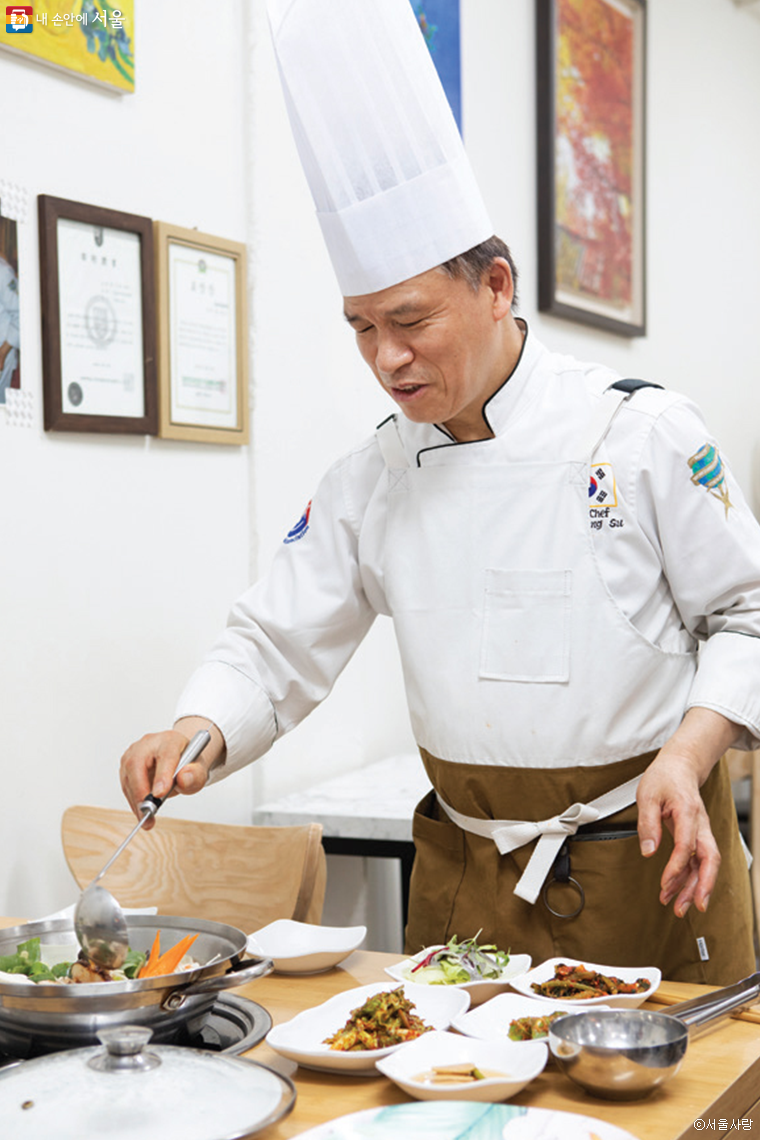 정통 한식 요리사의 손맛을 느낄 수 있는 음식점