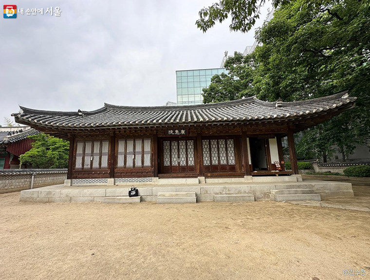 광혜원을 복원한 건물, ‘고종실록’에는 1885년 3월 12일 광혜원을 제중원으로 개칭했다는 기록이 있다.