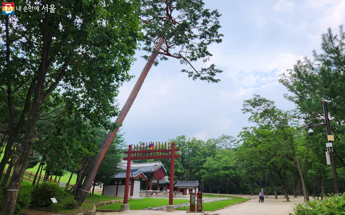 홍살문에서 정자각까지 이어진 길, 향로와 어로 ©김미선