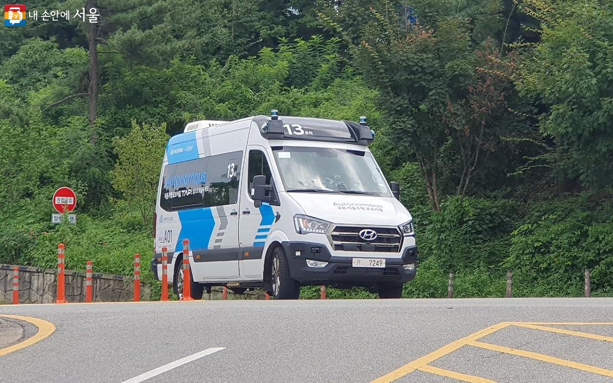 여의도 일대 지하철역, 환승센터, 오피스 밀집 지역 등 자율주행순환버스 노선을 확대할 예정이다. ©엄윤주