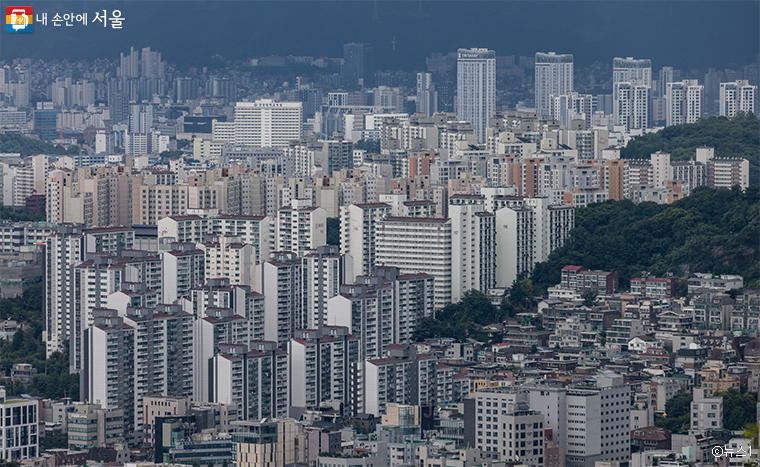 서울시 장기전세주택에서 퇴거한 사람 10명 중 7명은 내 집 마련에 성공한 것으로 나타났다. 