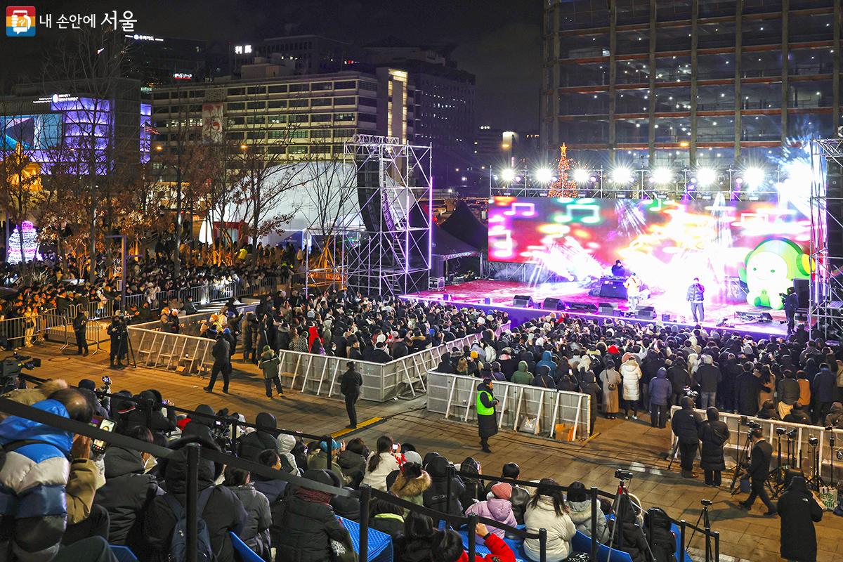 추운 겨울밤은 멋진 공연의 열기로 후끈 달아올랐다. ©김주연