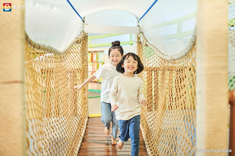 서울시가 ‘서울형키즈카페머니’ 사용처로 지정된 키즈카페 사업주들에 만족도 조사를 실시했다.