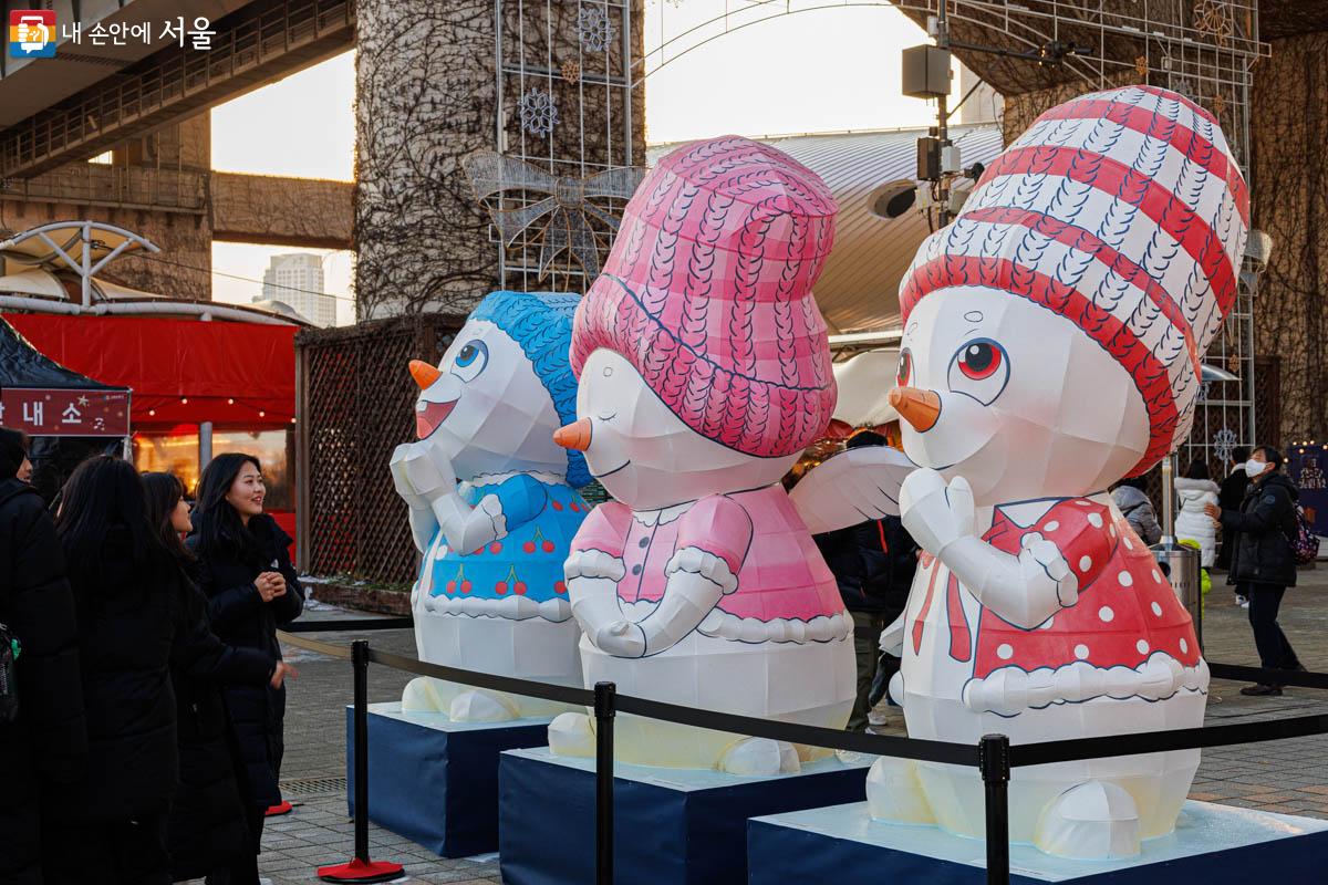도심에서 진행 중인 ‘서울윈터페스타’에 이어 한강에서도 겨울 축제를 만끽할 수 있다. ©유서경