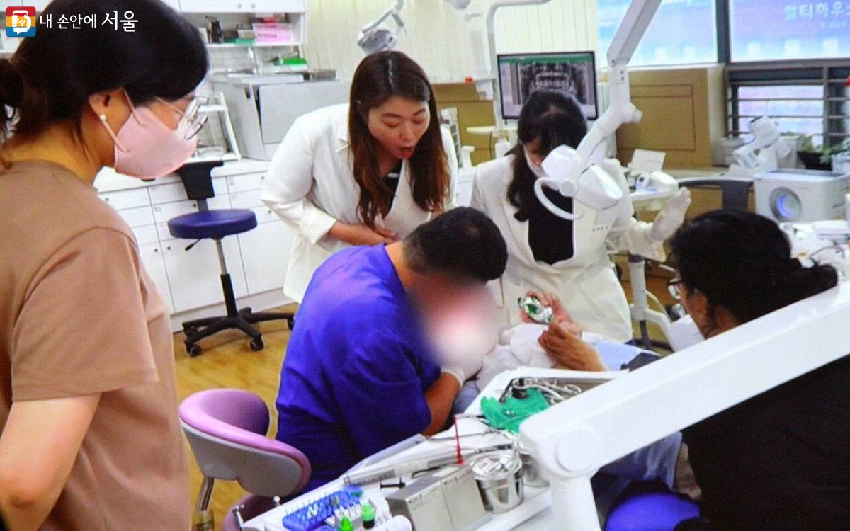 최우수상에 선정된 구로구 ‘장애인 치과 전문 치료 서비스’ ©엄윤주
