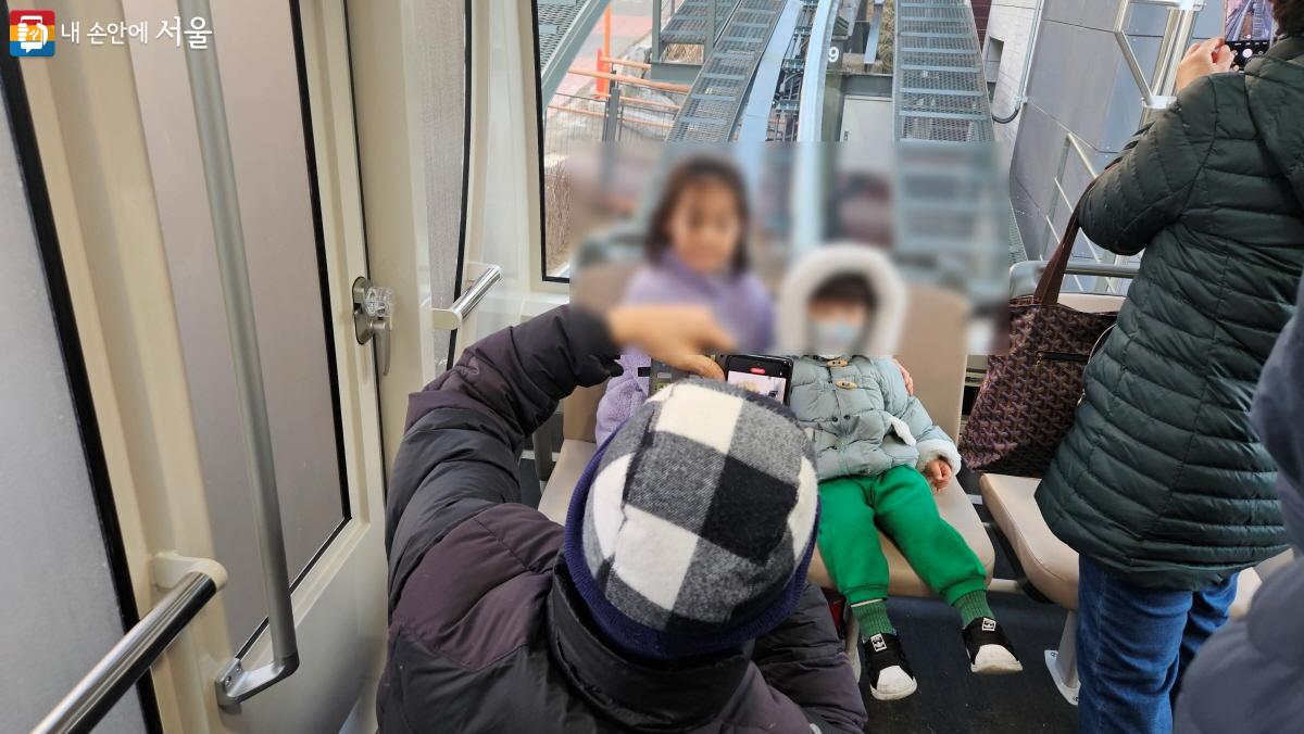 가파른 계단을 오르내려야 하는 불편을 없애고 주민들의 발이 되어줄 모노레일 ⓒ이선미 