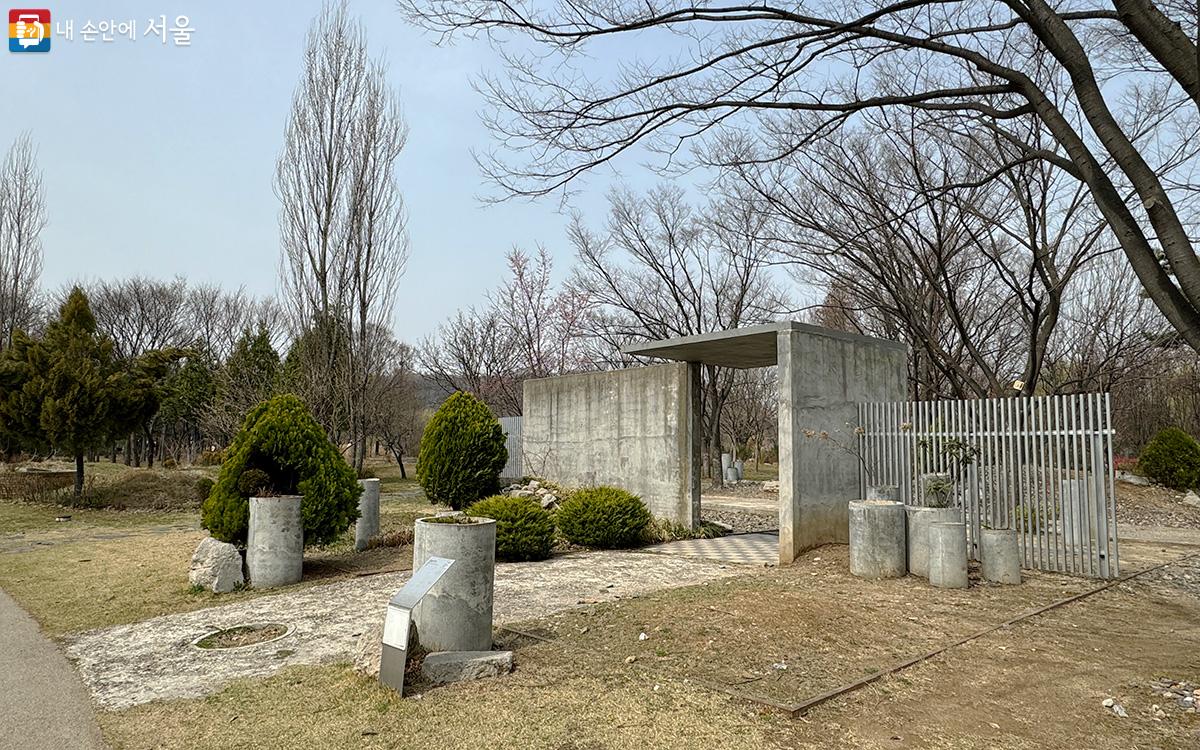 평화의공원에서 볼 수 있는 서울정원박람회 2015년도, 2016년도 작품들 ©이수정