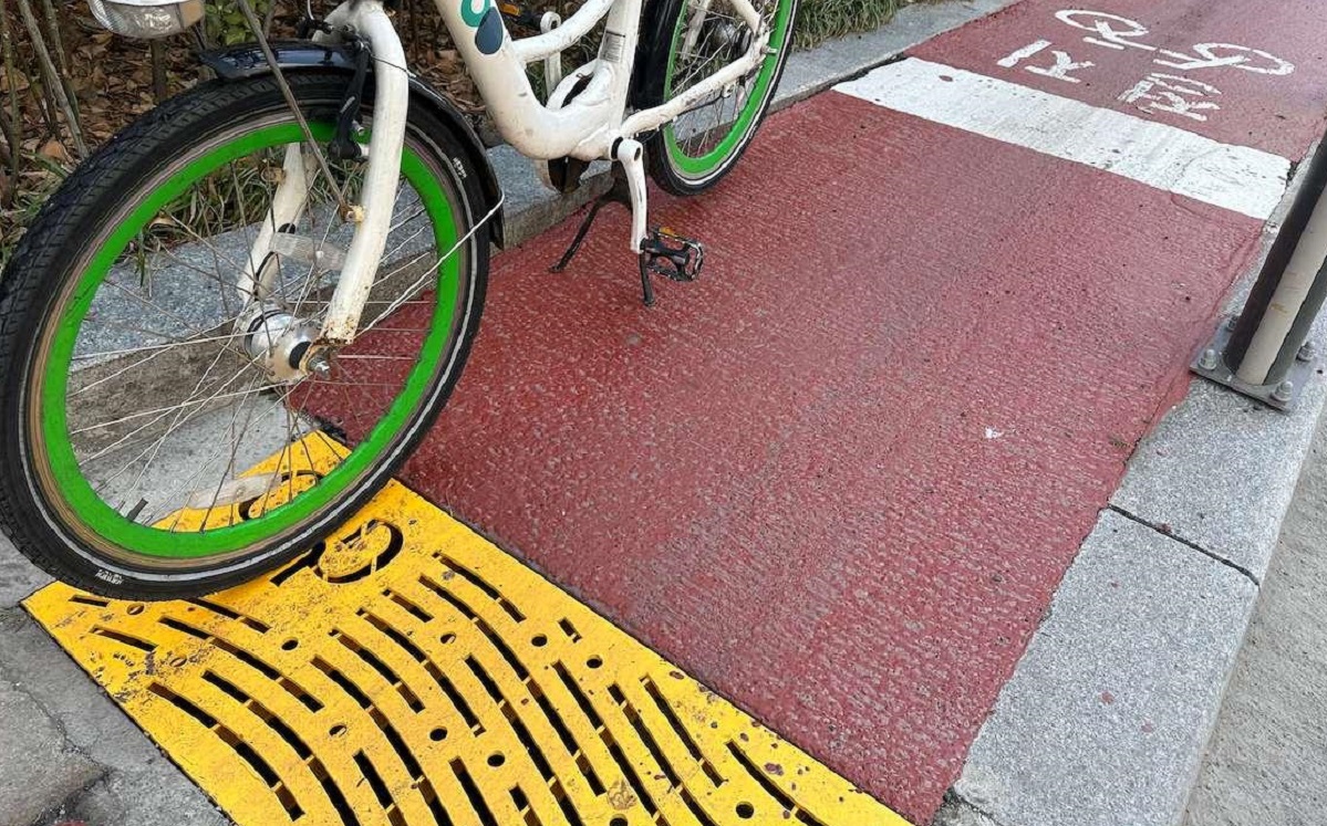 보도와 나란히 높이 맞춘 자전거도로! 안전·편리 대만족