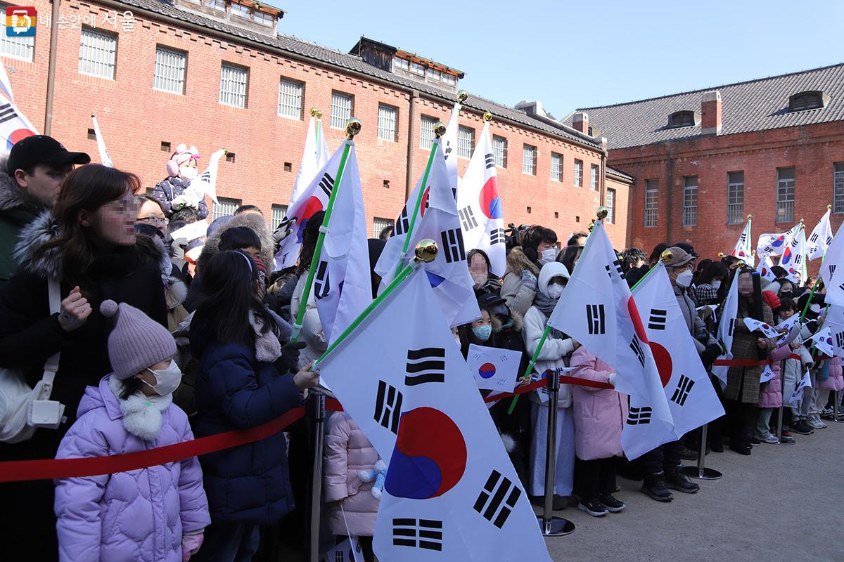 이 행사는 애국지사 및 순국선열이 추구했던 자유와 평화의 가치를 시민들과 공유하기 위해 마련된 자리였다. ⓒ이혜숙