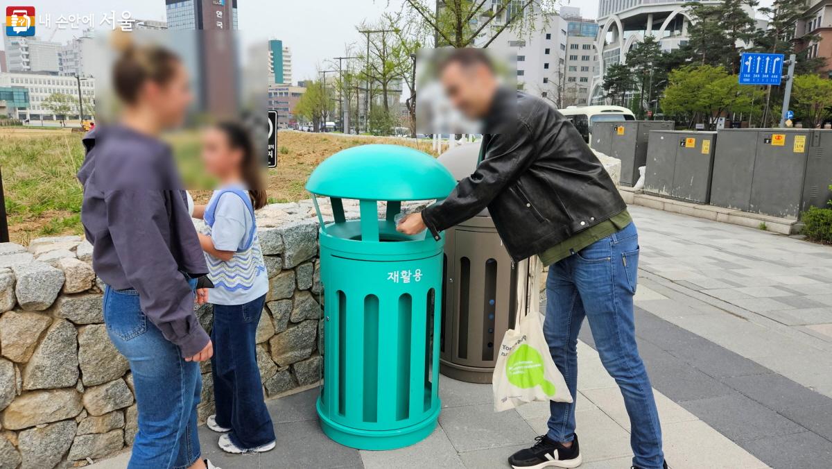 외국인도 식별할 수 있도록 영어도 표기하면 어떨까 싶었다. ⓒ이선미