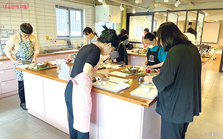 서울시 식생활종합지원센터 식생활 교육 프로그램 현장.