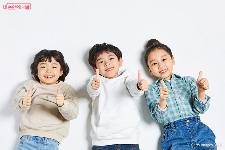 서울시는 다자녀 가족 지원 정책으로 올해 신규 사업 6개를 시행한다.