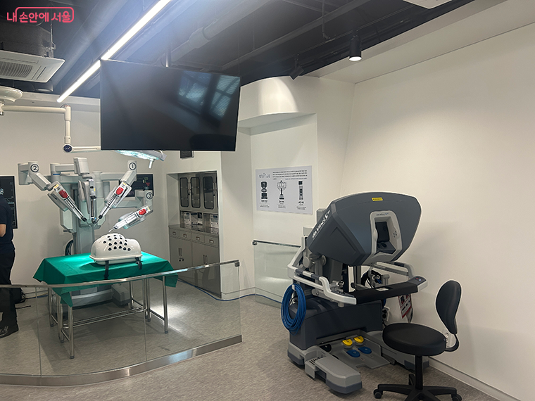 수술로봇 ‘다빈치’를 활용한 수술체험