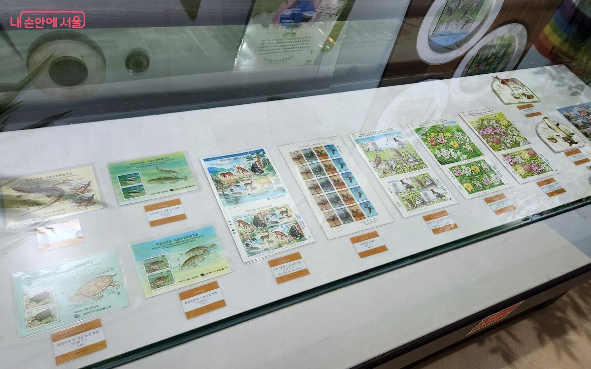 멸종 위기에 놓인 동식물을 알리고자 야생 동식물 보호 우표 시리즈를 발행했다. ©김미선