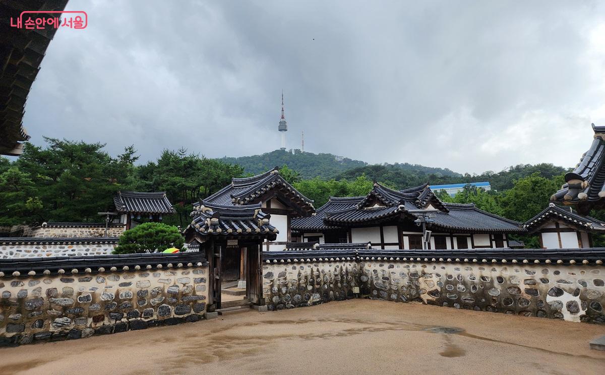 한국 전통 가옥과 문화를 만날 수 있는 남산골한옥마을 ©박소예