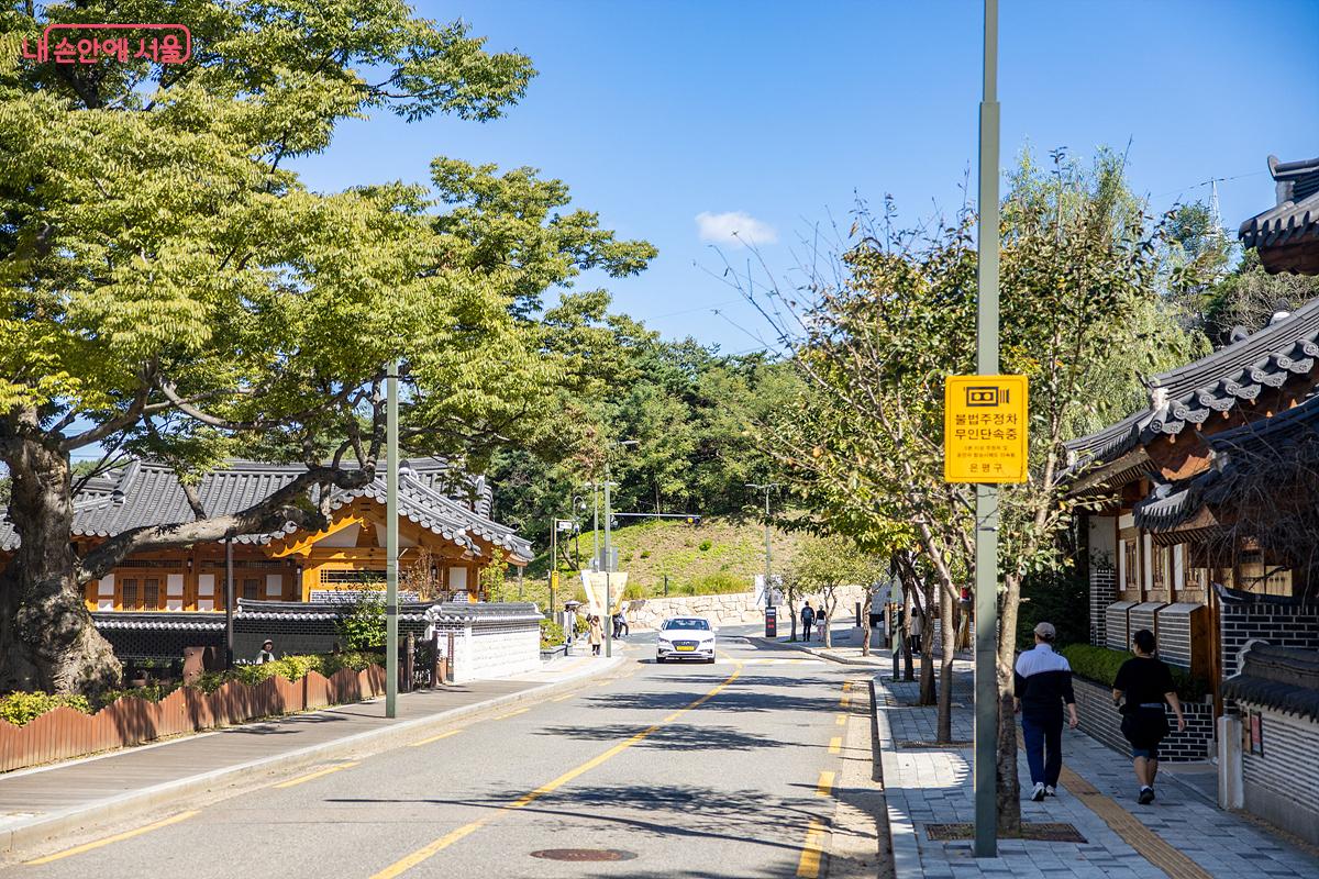 약 6만 5,000제곱미터에 달하는 은평한옥마을에는 8개의 명소인 '8경'을 품고 있다. ⓒ임중빈