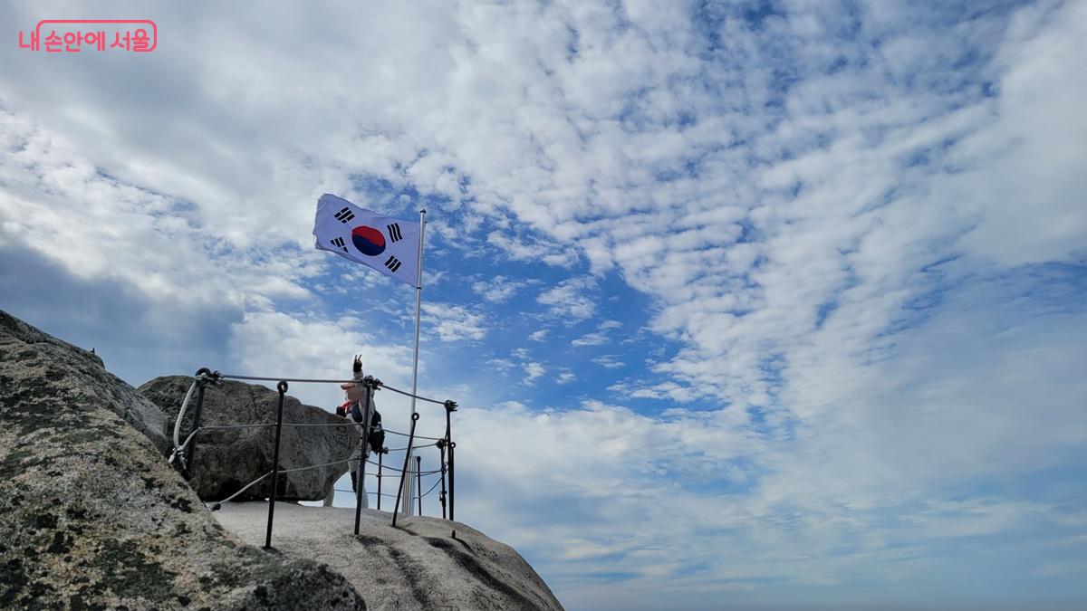 북한산 최고봉 '백운대' 정상, 국기봉 ©최용수