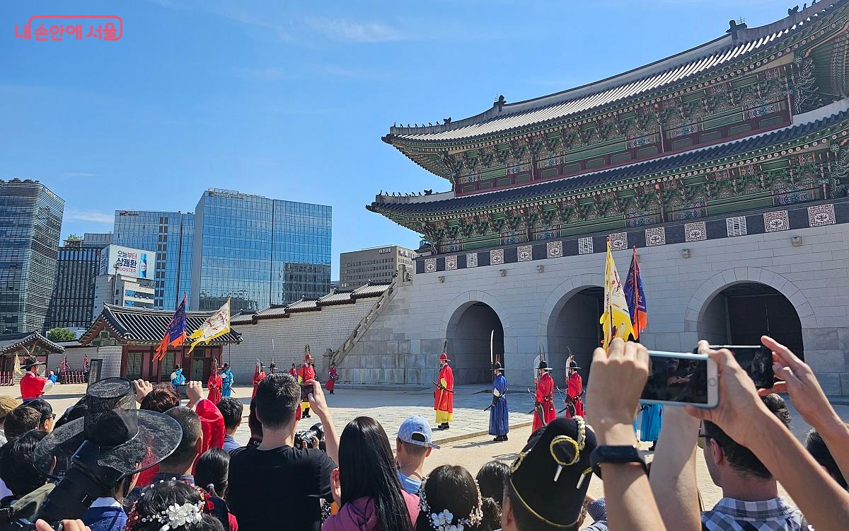 경복궁 수문장 교대식을 관람했다. ⓒ권연주