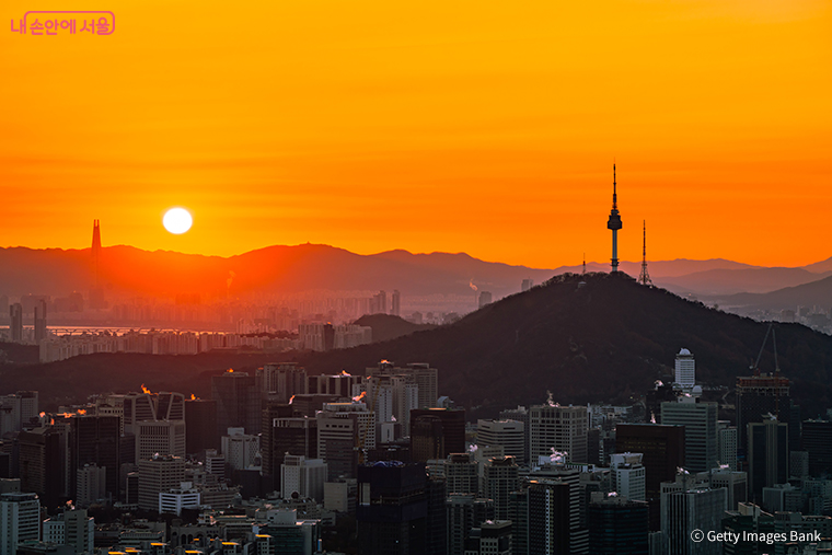 서울시가 중소기업·소상공인의 경영위기 극복을 위해 정책자금과 특별보증을 공급한다.