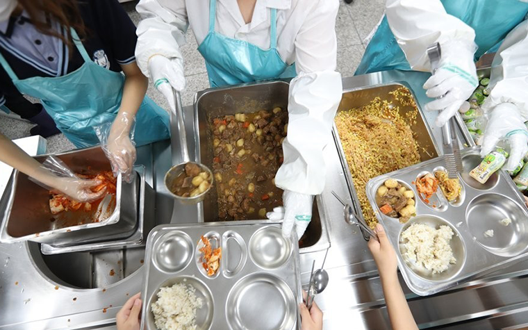 학교급식 축산물 '이력까지 안전관리'…내년에도 위생·안전성 검사