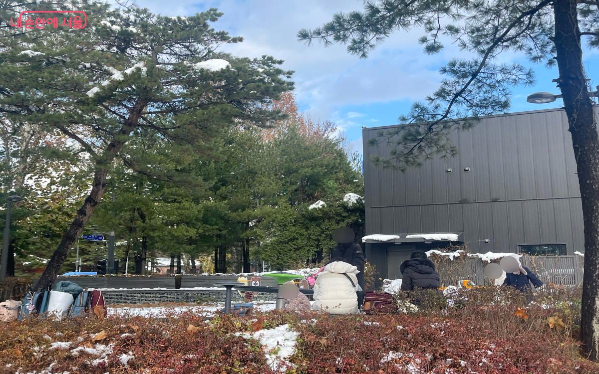 기차놀이터에서 신나게 노는 아이들의 모습이 천진난만하다. ©이정민  