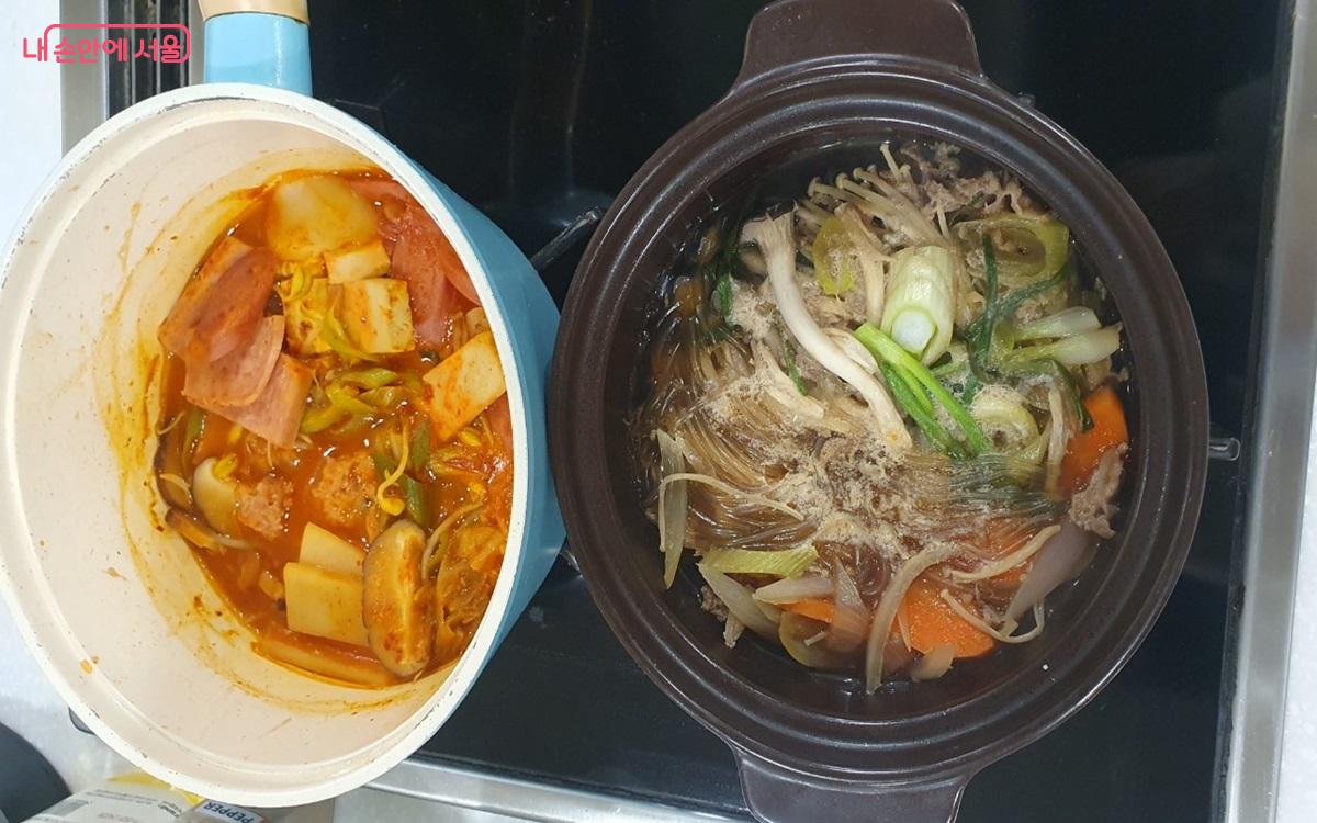 외국인들이 직접 만들어 완성한 부대찌개와 뚝배기 불고기 ©엄윤주 