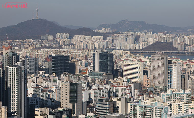 ‘제3차 미리 내 집 입주자 모집 공고’는 내달 2~3일 입주희망자 신청을 진행한다. 사진은 서울시내 아파트 단지.