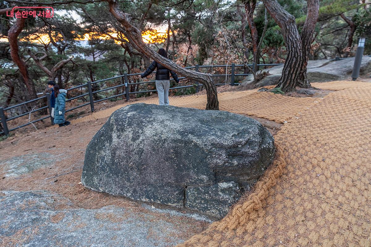 전망을 조망할 수 있는 쉼터 같은 곳이 있었다. ©문청야