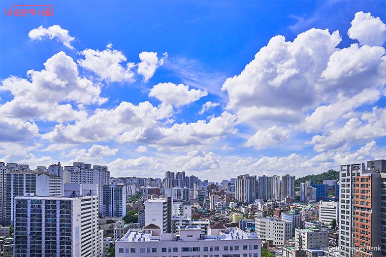 통합심의 등을 통해 올해는 절차가 더 간소화 되고 속도가 빨라질 예정이다. ⓒGetty Images Bank