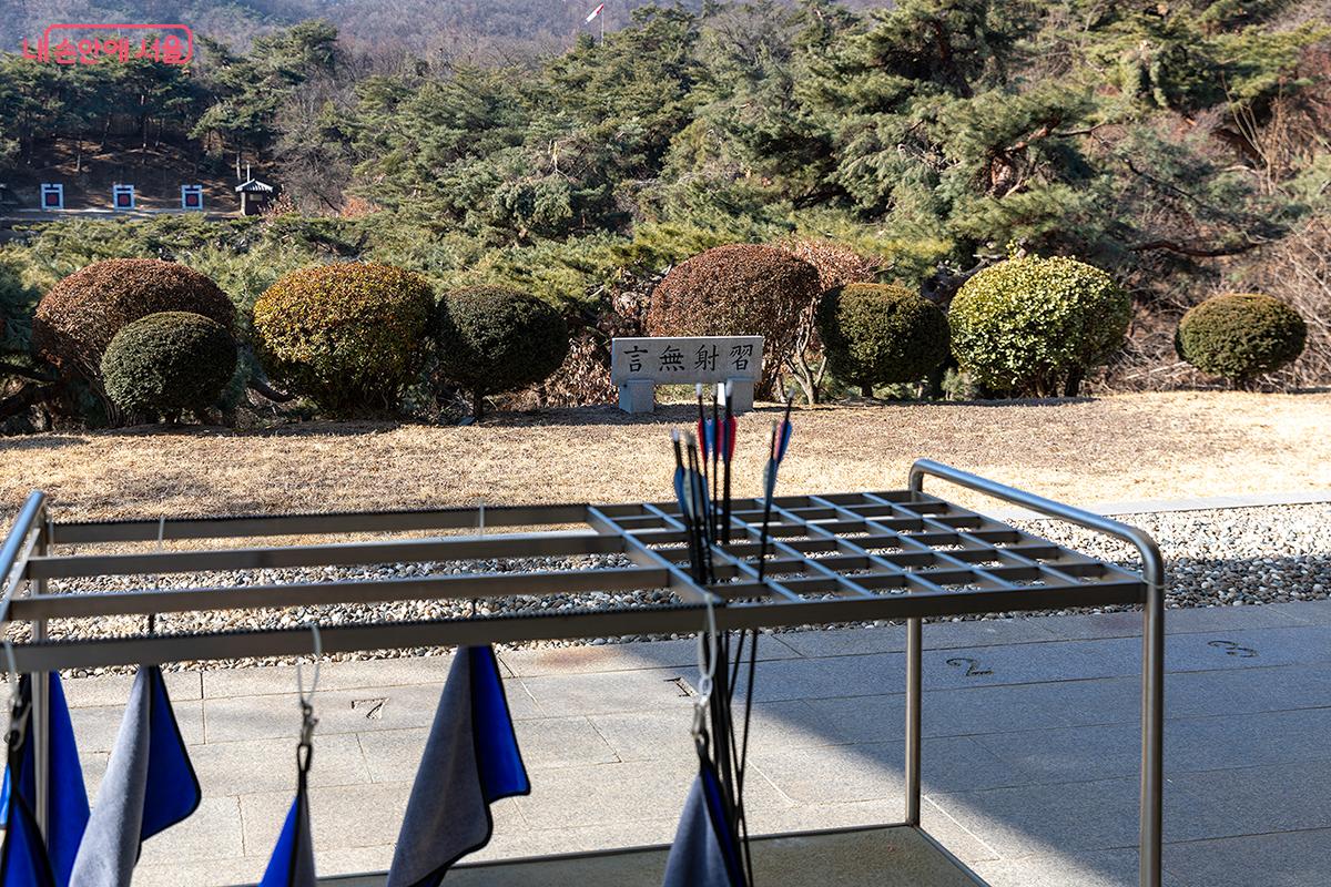 말 없이 집중하며 활쏘기 연습을 하는 전통의 공간 '석호정' ©문청야