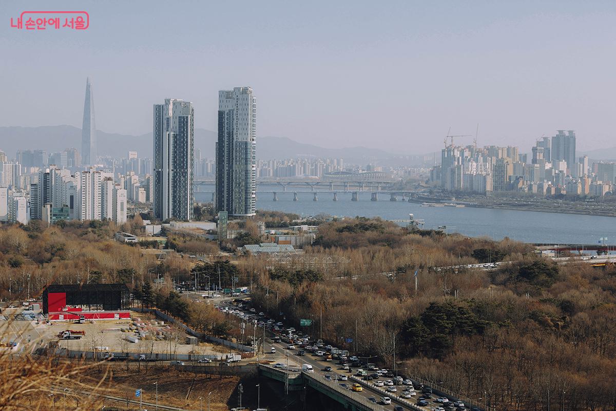 응봉산 정상에서 바라본 서울 전경 ⓒ김아름