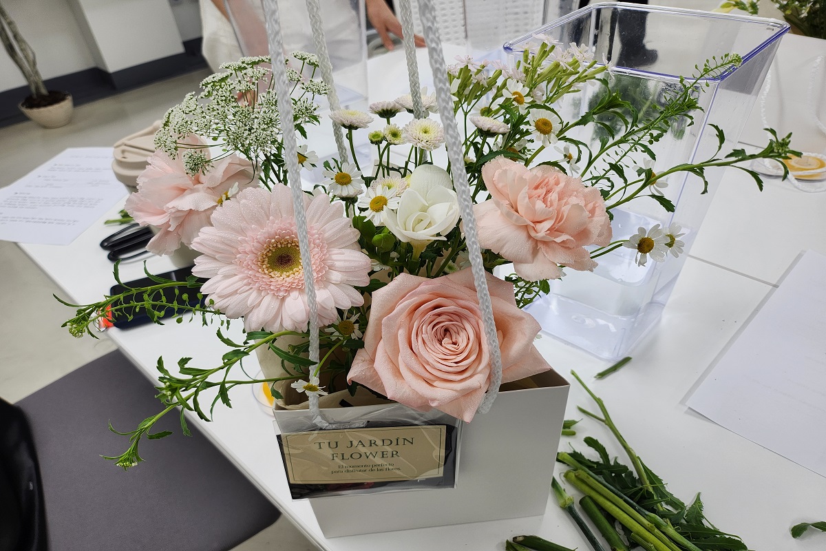 청년을 위한 힐링 공간 '중랑청년청'에서 꽃꽂이 만들었어요!