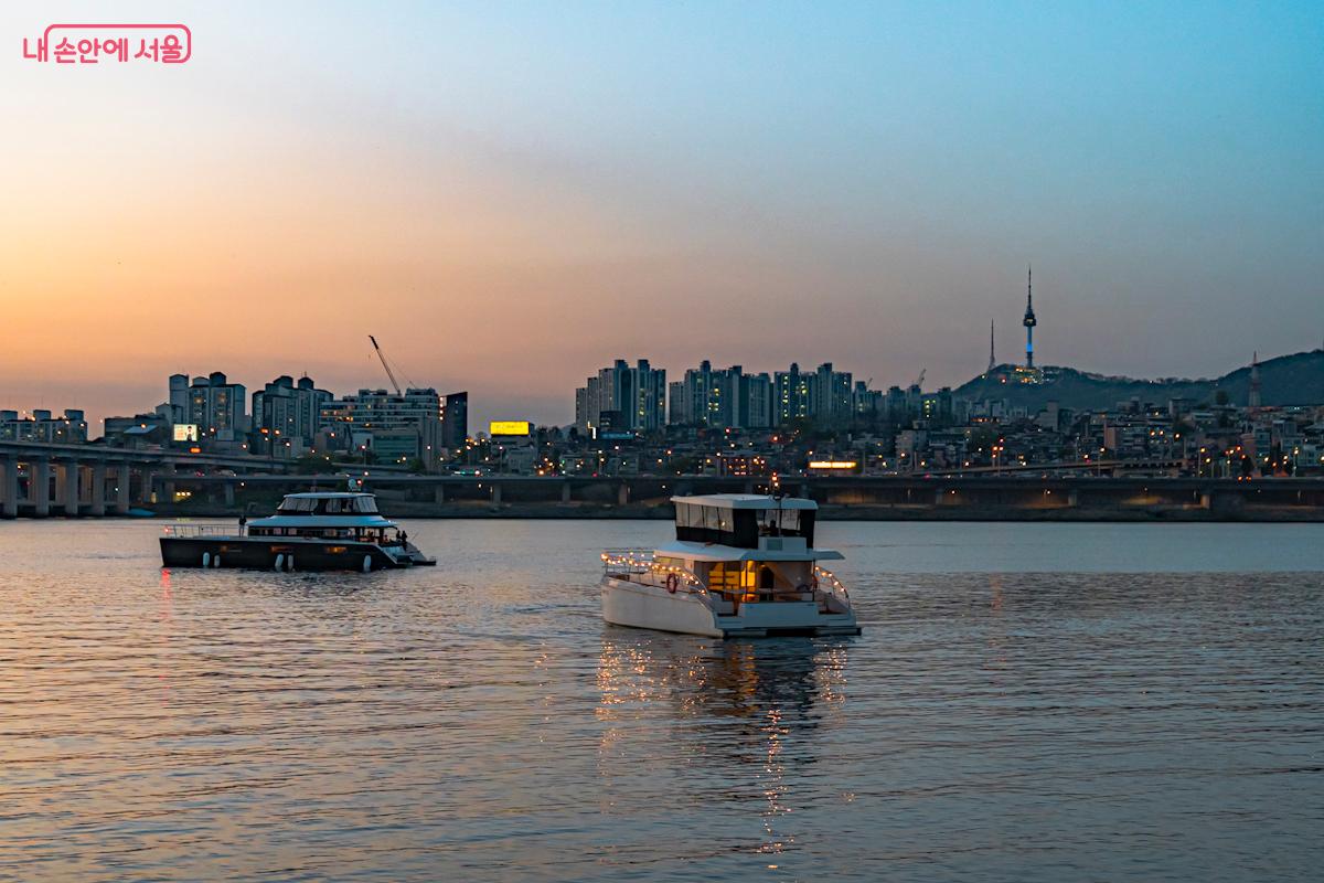 반포한강공원에서 바라본 남산타워