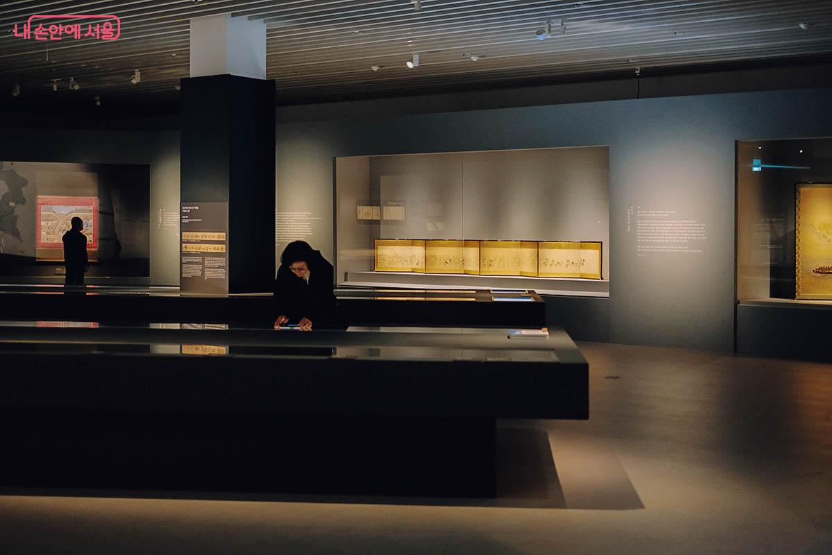 4월 25일부터 조선시대 통신사 특별전 <마음의 사귐, 여운이 물결처럼>이 시작된 서울역사박물관. '서울문화의밤' 행사로 매주 금요일에는 밤 9시까지 관람할 수 있다. ©김아름