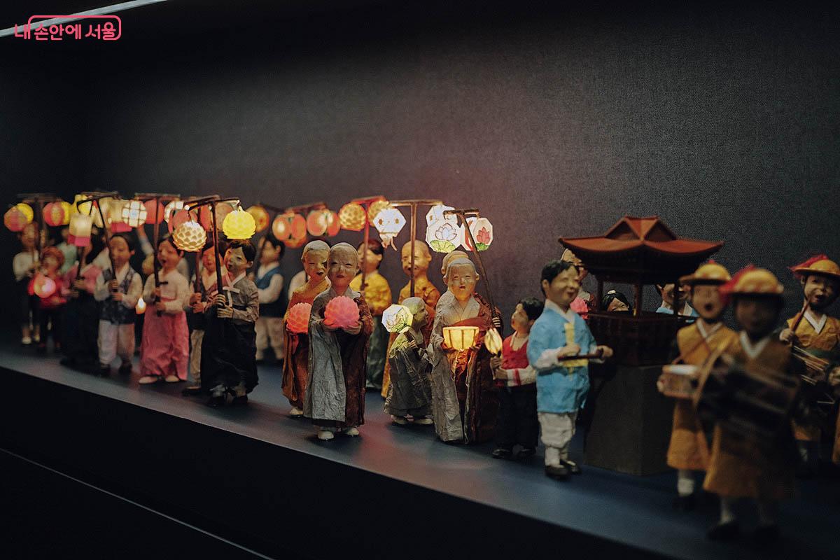 작품 <연등행렬 닥종이 인형>(2020, 양미영 작가) ©김아름