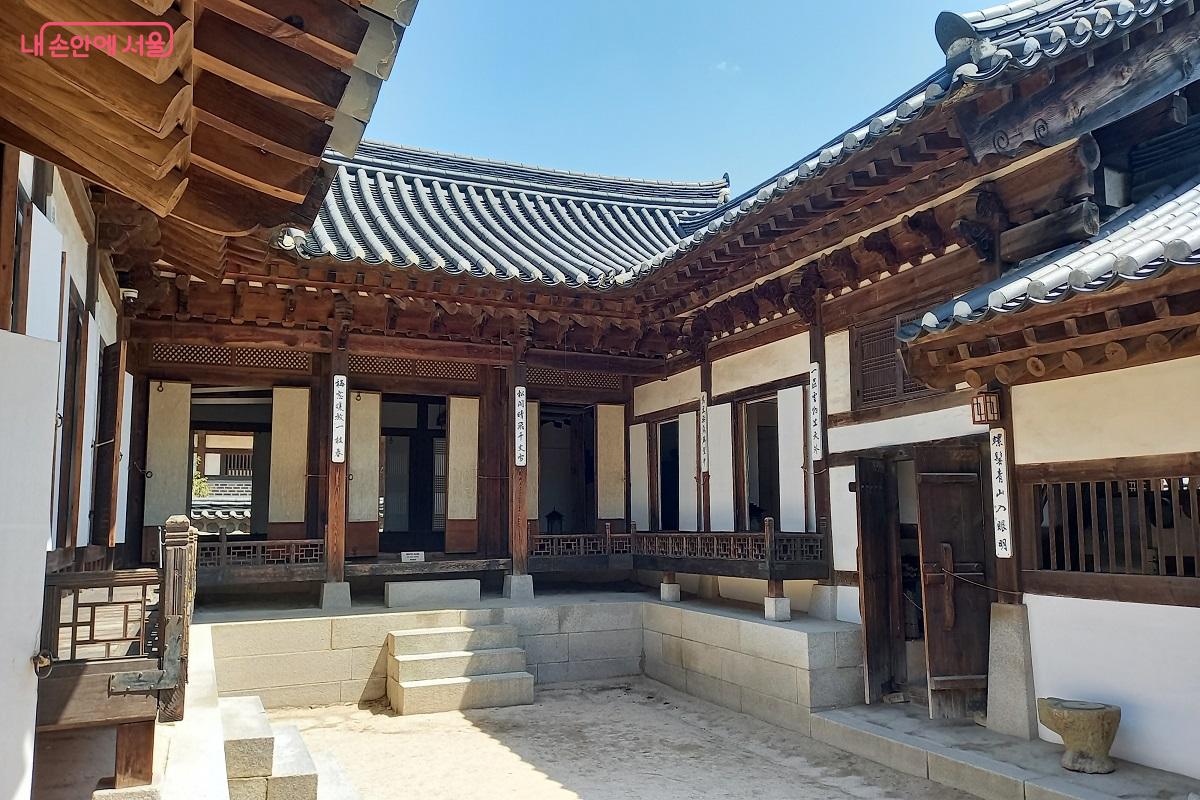 복원된 조선시대 상류층의 한옥 &copy;박유진