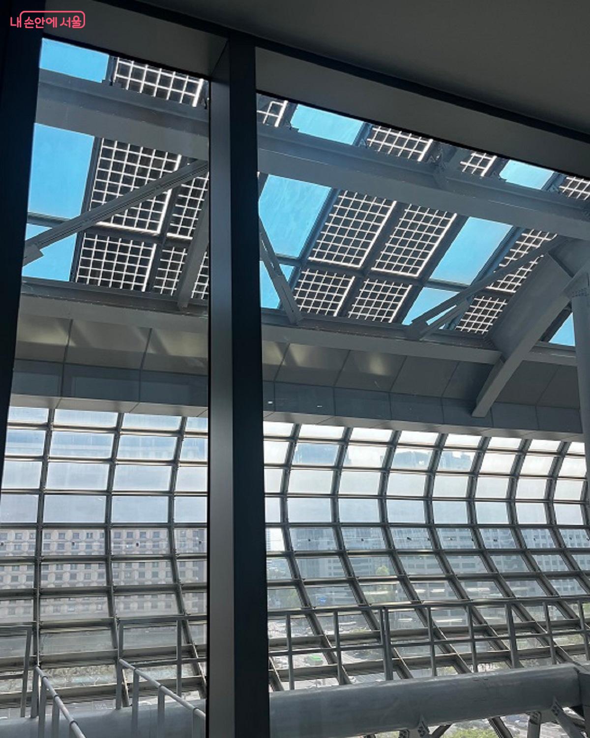 시청사 태양열집열판 ⓒ정영경