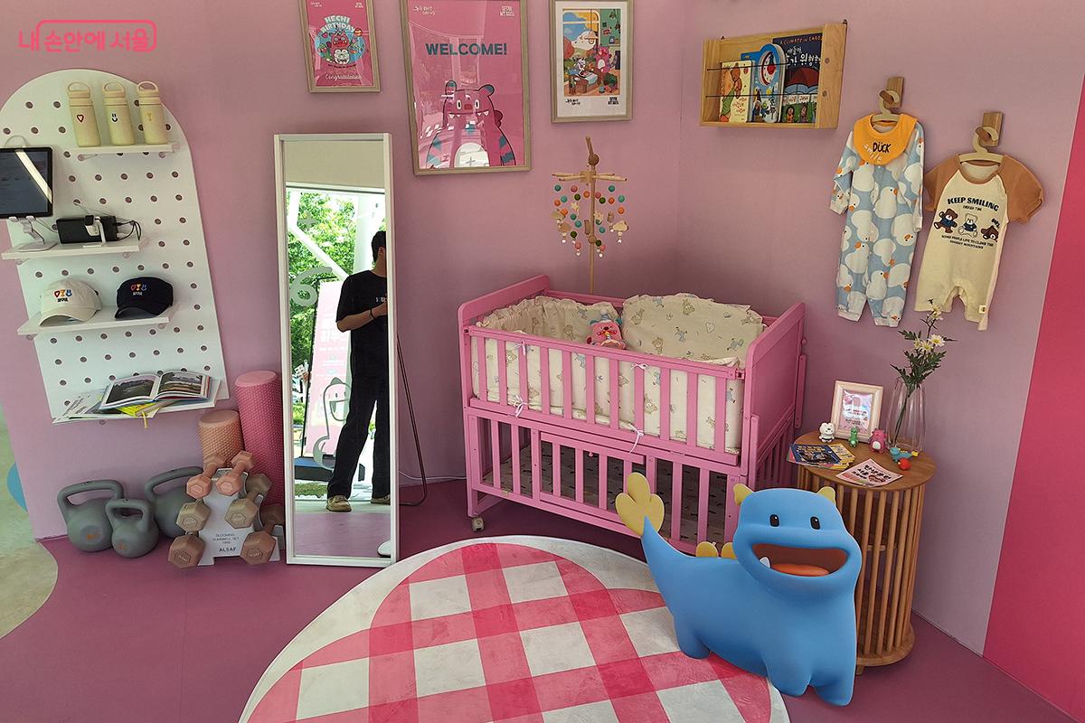 ‘탄생응원 서울 프로젝트’의 일환으로 해치가 태어나는 작은 방을 보여주고 있다. ©정향선